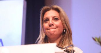Η παρουσίαση του νέου πολιτικού εγχειρήματος της Μαρίας Καρυστιανού και τα ερωτήματα που άφησε πίσω της